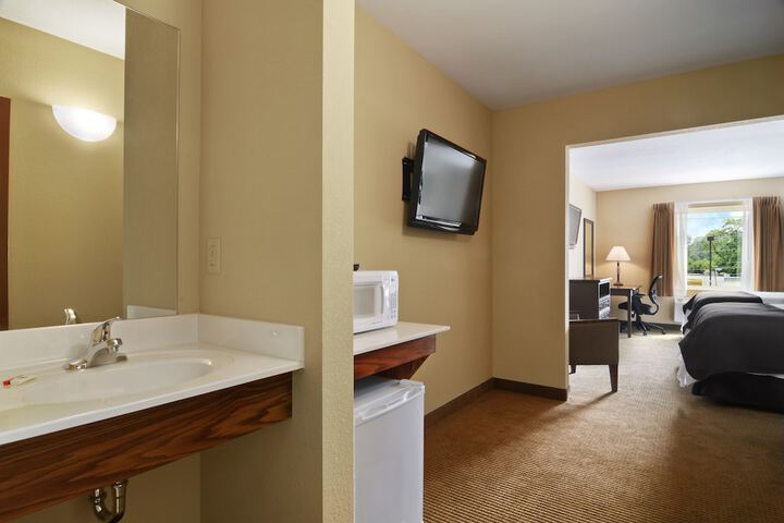 Room 27 of 42
