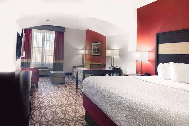 La Quinta Inn & Suites by Wyndham Starkville at MSU