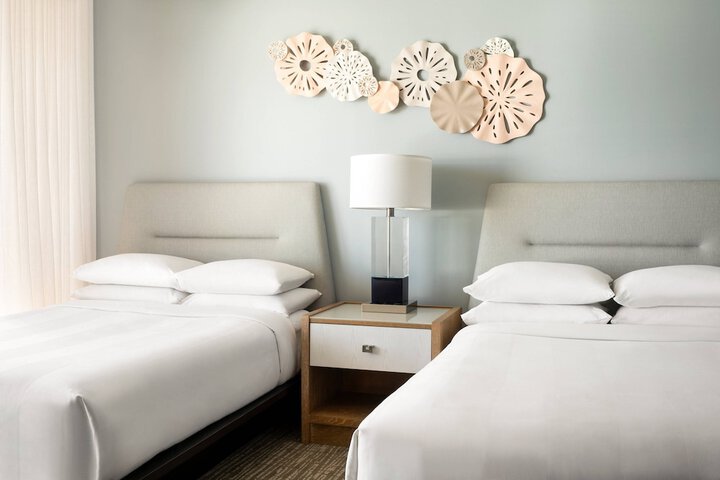 Room 106 of 242