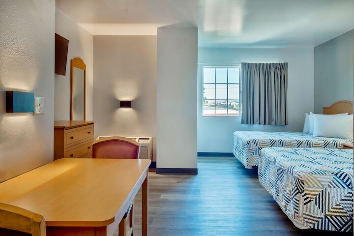 Room 22 of 32