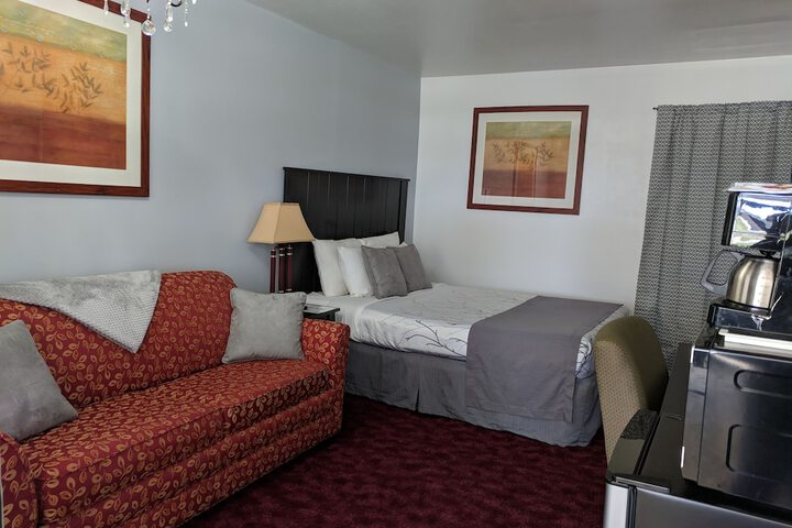 Skyview Motel
