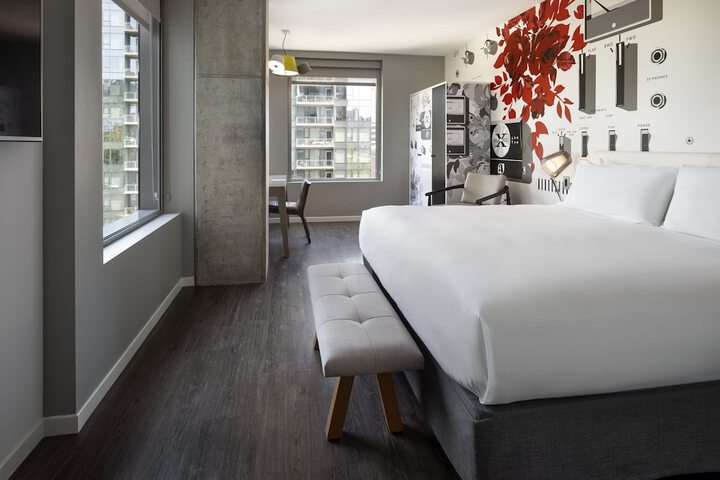 Room 27 of 75