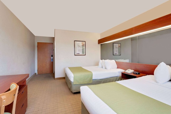 Room 5 of 16