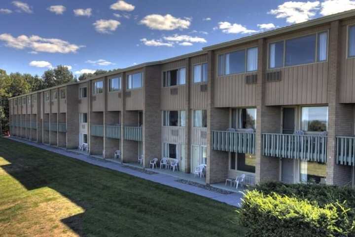 Hotel 5 of 80