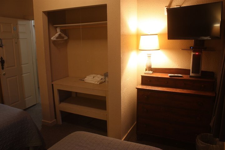 Room 6 of 45