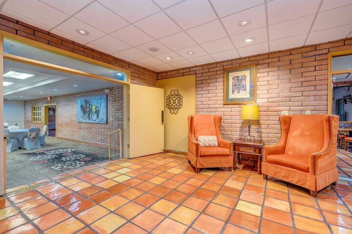 Business Center 116 of 120