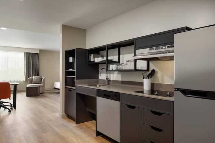 LivSmart Studios by Hilton Kokomo