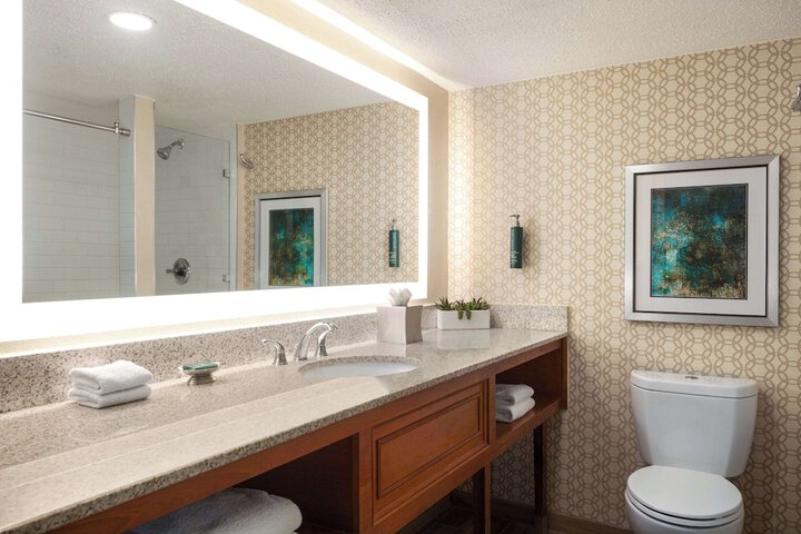 Doubletree by Hilton Fort Myers at Bell Tower Shops