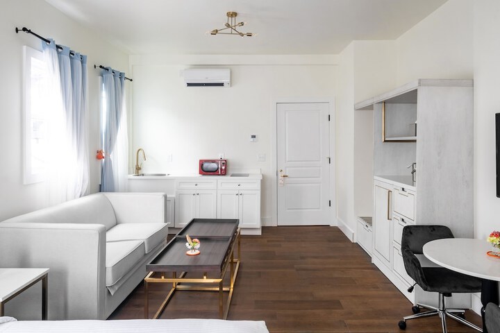 Room 62 of 72