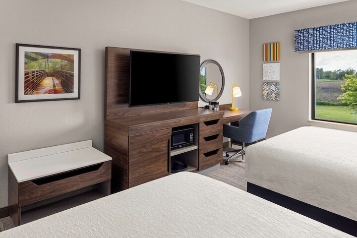 Room 17 of 28