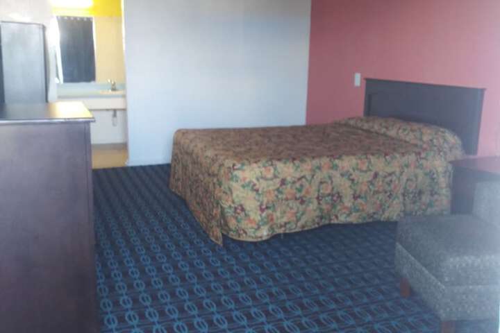 Hotel 4 of 9