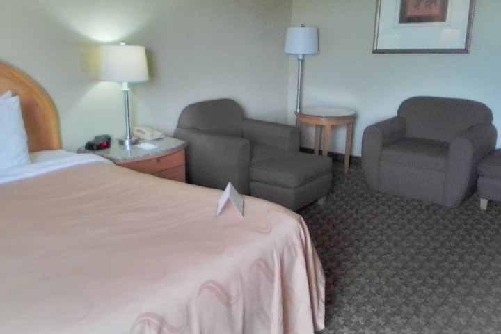 Room 27 of 82