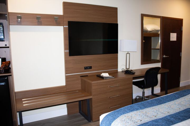 Room 57 of 83