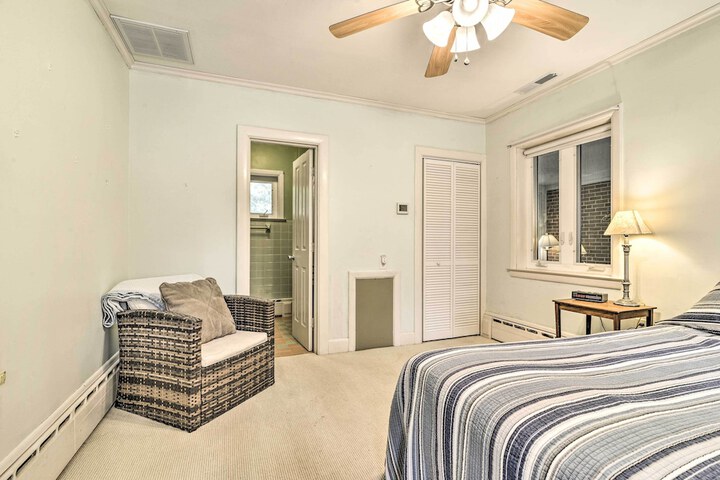 Bayfront Retreat w / Game Room + Outdoor Pool!