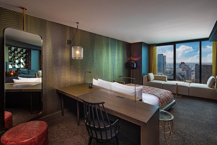 Room 70 of 131