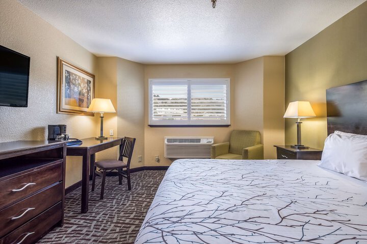 Room 34 of 47