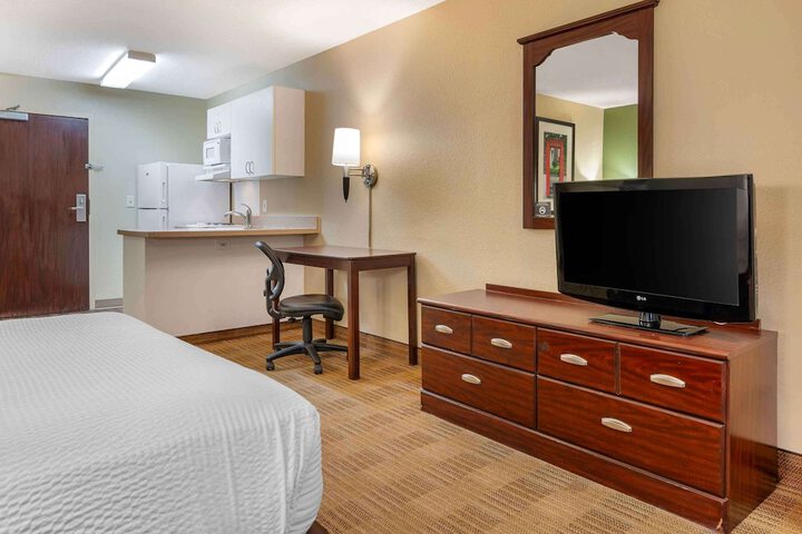 Room 16 of 23