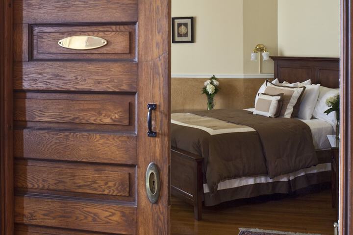 Albemarle Inn