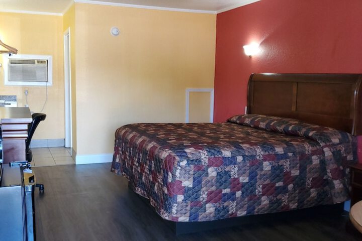 Room 13 of 14