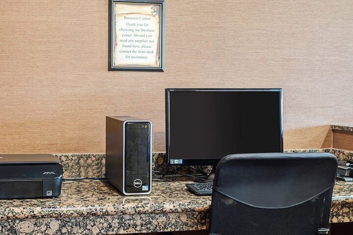 Comfort Inn & Suites Lawrence - University Area