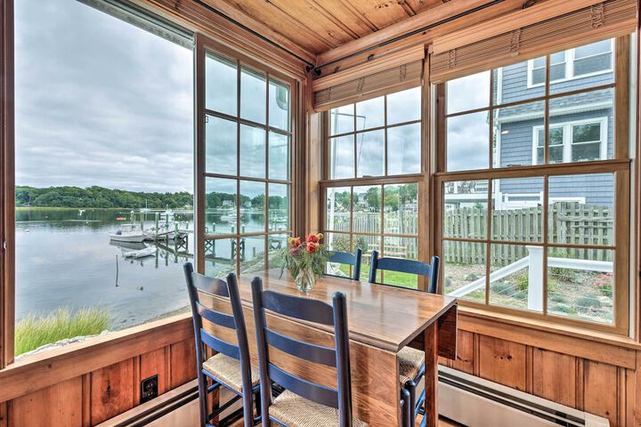 Charming Bristol Cottage w / Private Beach!