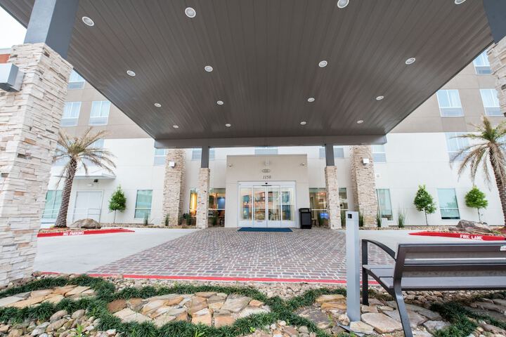 Hotel 4 of 115