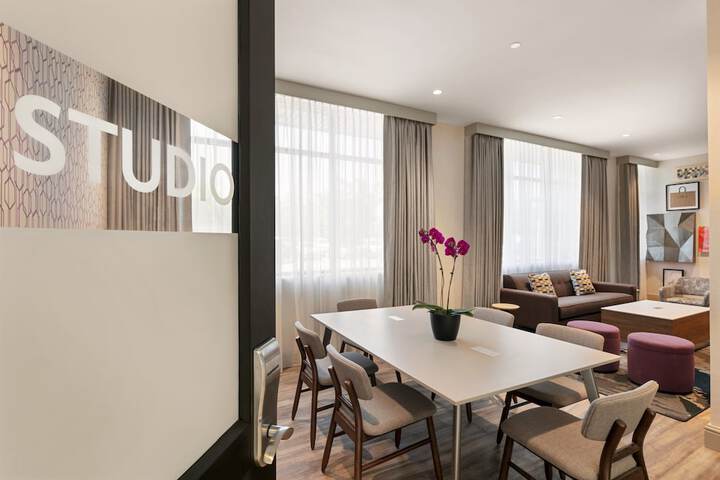 Crowne Plaza: Philadelphia - King of Prussia by IHG