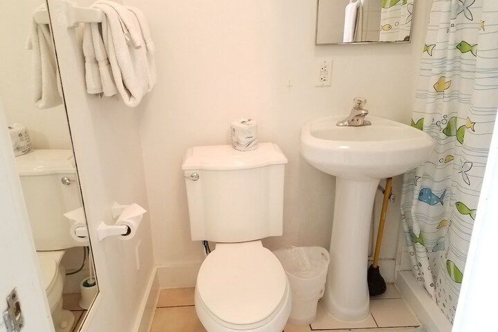 Room 210 of 218