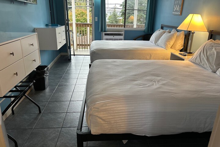 Room 33 of 59