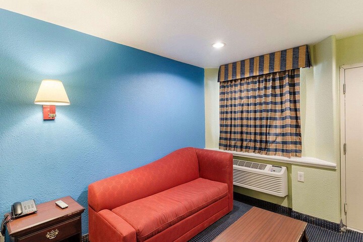 Room 17 of 29