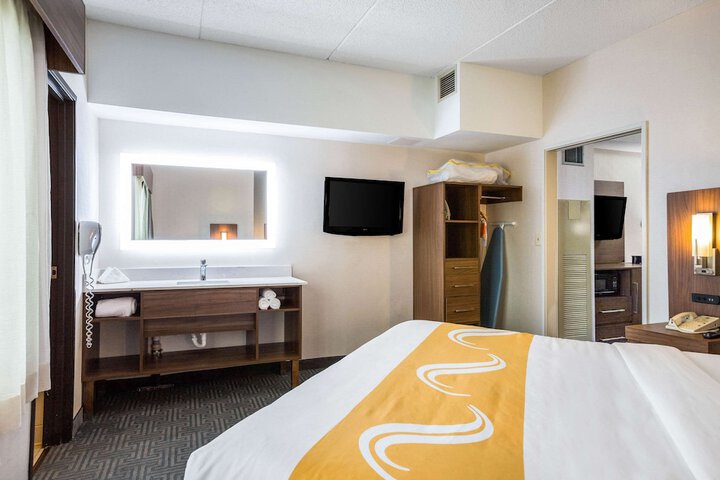 Room 18 of 34