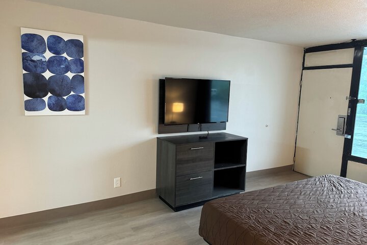 Room 19 of 28