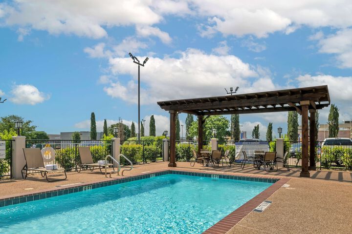 Pool 4 of 32