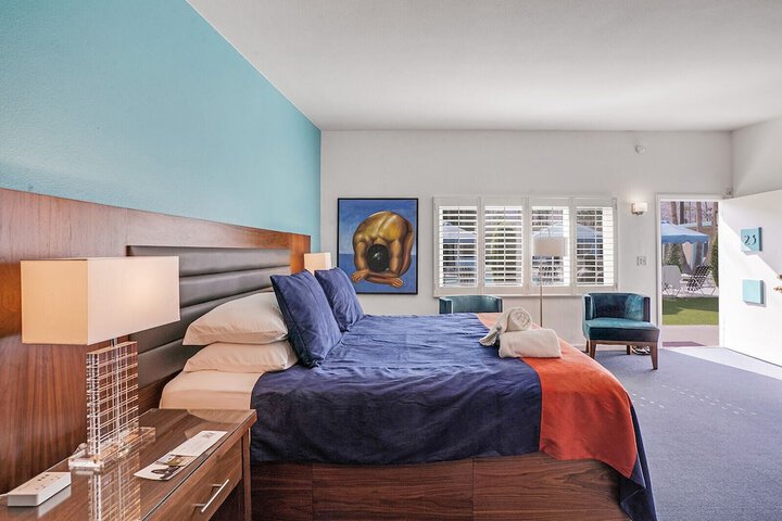 Room 12 of 24