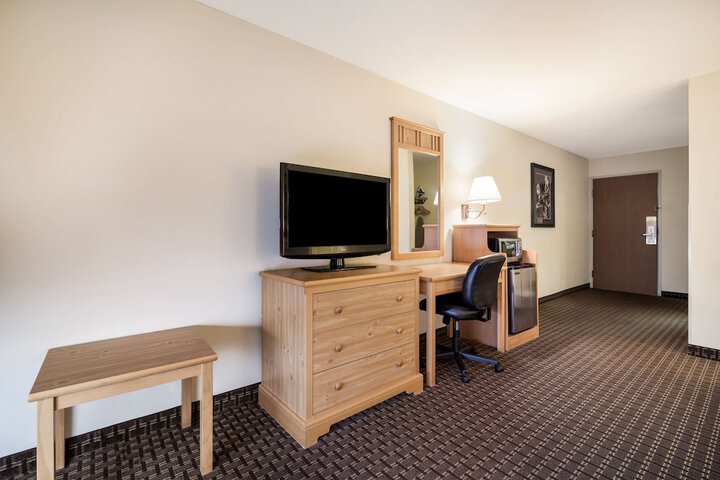 Room 15 of 53