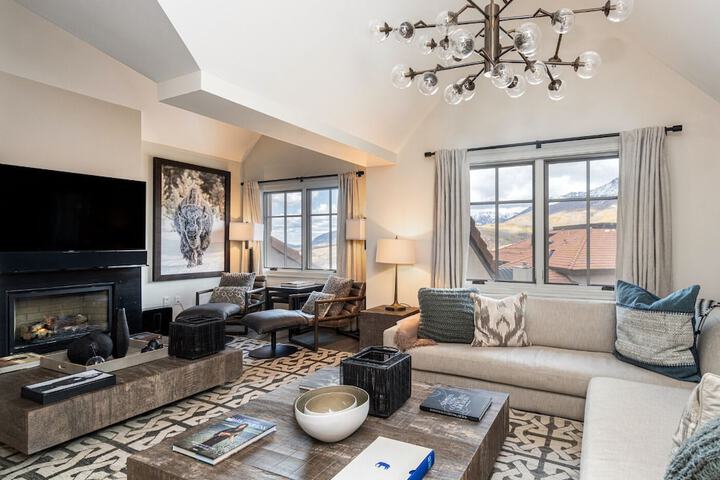 Madeline Hotel & Residences Auberge Collection