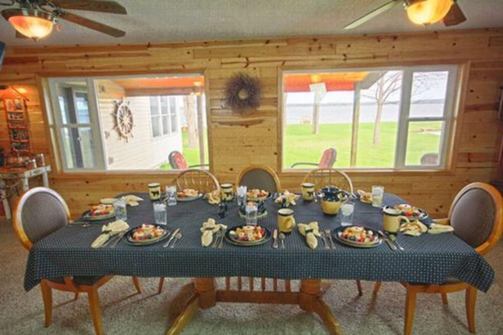 Dining 40 of 73