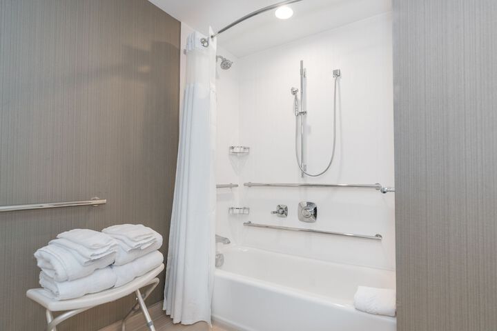 Courtyard by Marriott West Springfield