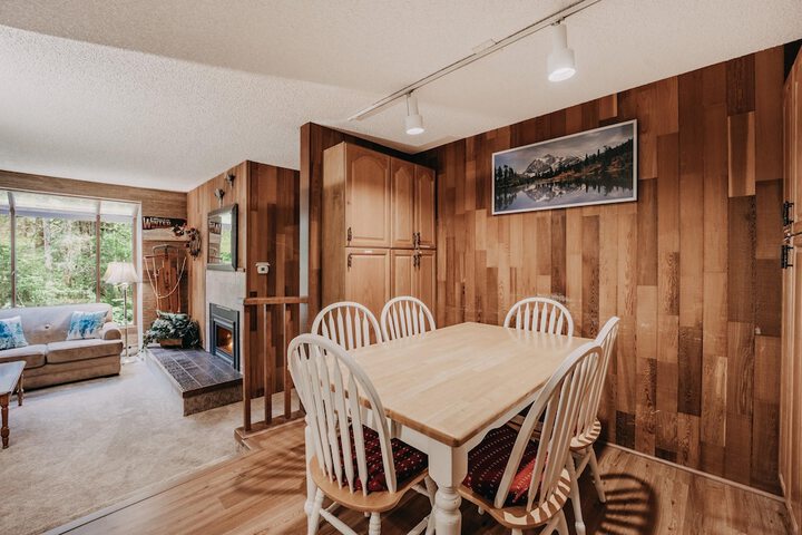 84SW - Sauna - Soaker Tub - Fireplace - Sleeps 6