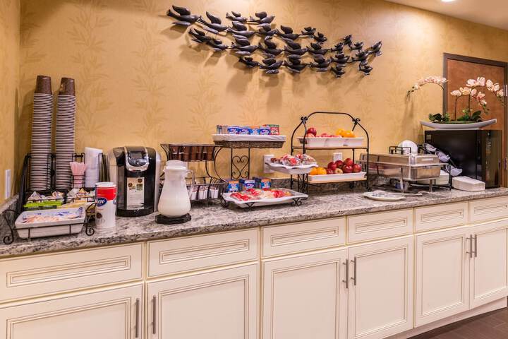 Breakfast/Coffee Service 61 of 72