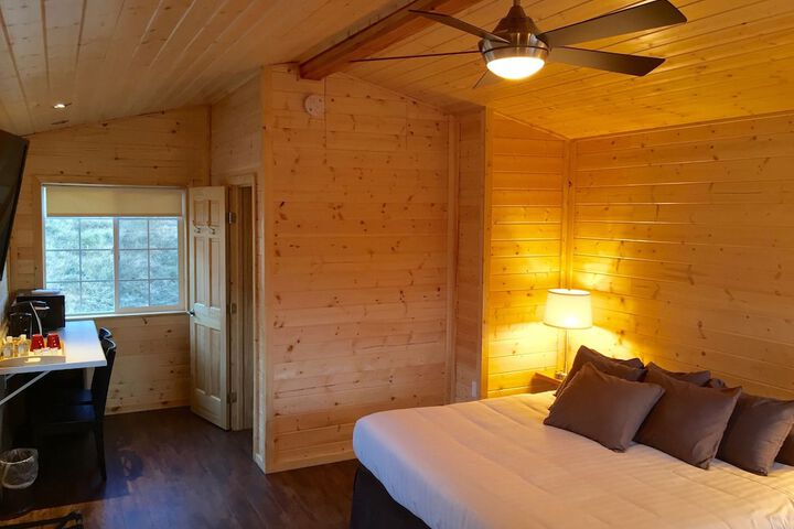 Room 11 of 31