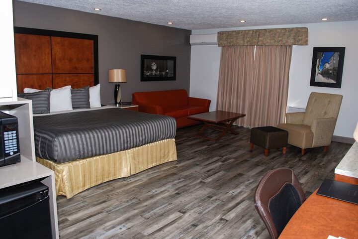 Room 16 of 34
