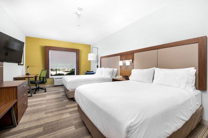 Holiday Inn Express Hotel & Suites Conroe I-45 North by IHG