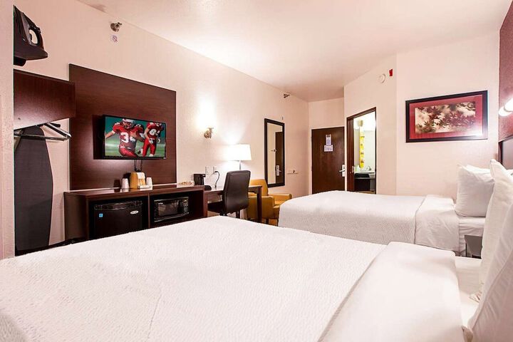 Room 10 of 30