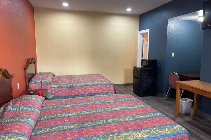 Room 4 of 11