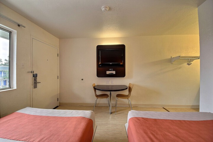 Room 19 of 29