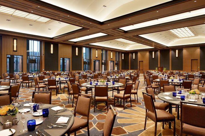Ballroom/Hall 40 of 44