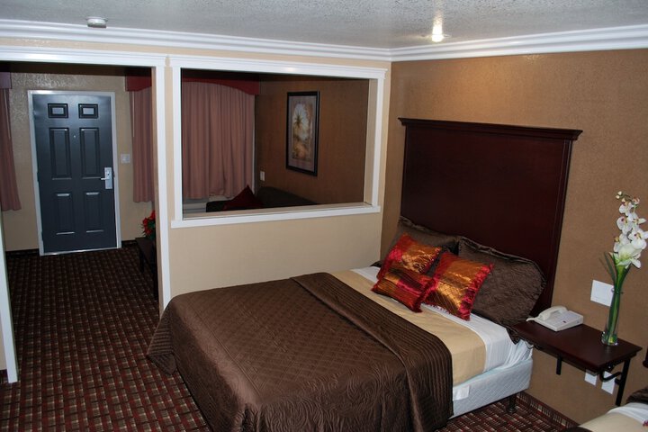 Room 21 of 26