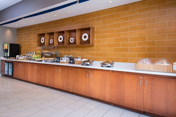 Breakfast/Coffee Service 29 of 40