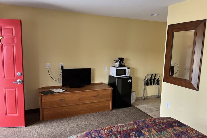 Room 127 of 443